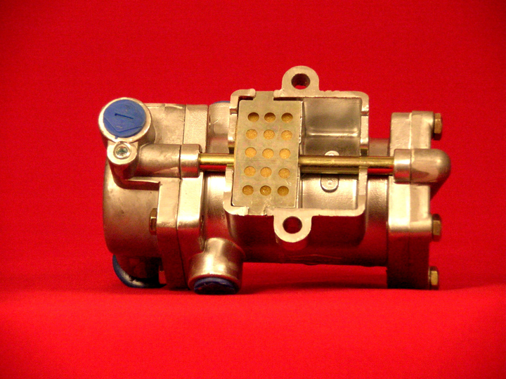 Valvula rele con emergencia hasta 2 ejes - Vista 4