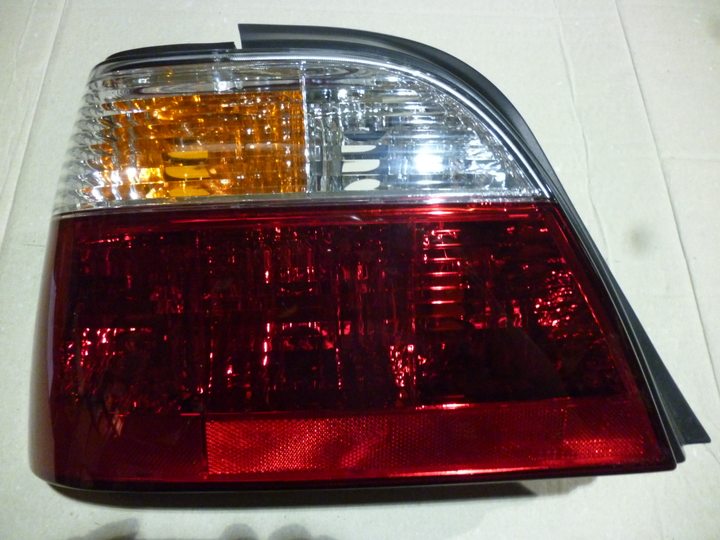 Faro trasero tricolor 4 ptas. izq - Imagen principal