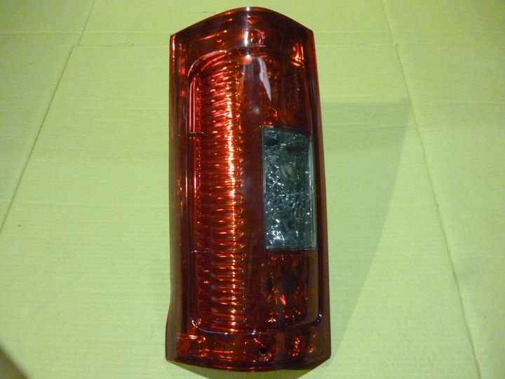 Faro trasero cristal rojo izq - Imagen principal