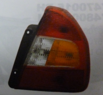 Faro trasero tricolor 4 puertas der - Imagen principal