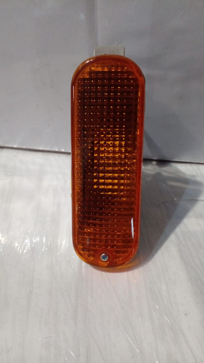 Señalero p/golpe ambar ovalado i/d - Imagen principal