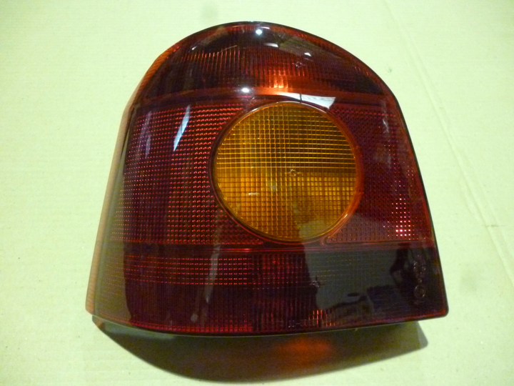 Faro trasero tricolor izq - Imagen principal