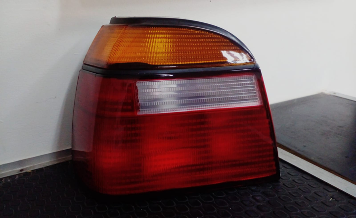 Faro trasero ambar rojo vidrio rayado izq - Imagen principal