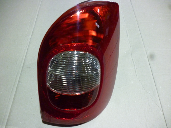 Faro trasero tricolor der - Imagen principal