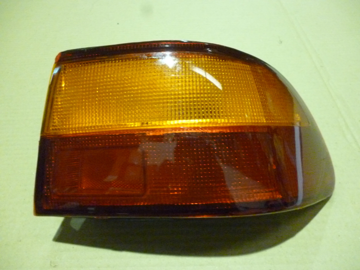Faro trasero ambar rojo der - Imagen principal