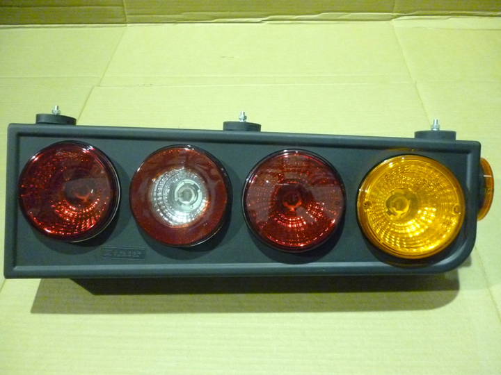 Faro trasero modular 4 focos + lat.12v t c/p/lamp t/r der - Imagen principal