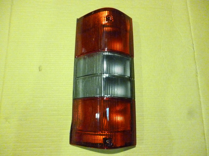 Faro trasero bicolor rojo/fume izq - Imagen principal
