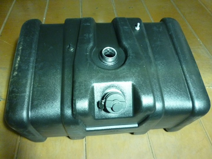 Tanque combustible plastico 300 lt rect. 1.09x0.745x0.48 mb 1938l - Imagen principal