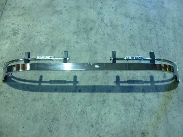 Defensa de paragolpe simple cromado mb 1113 - Imagen principal