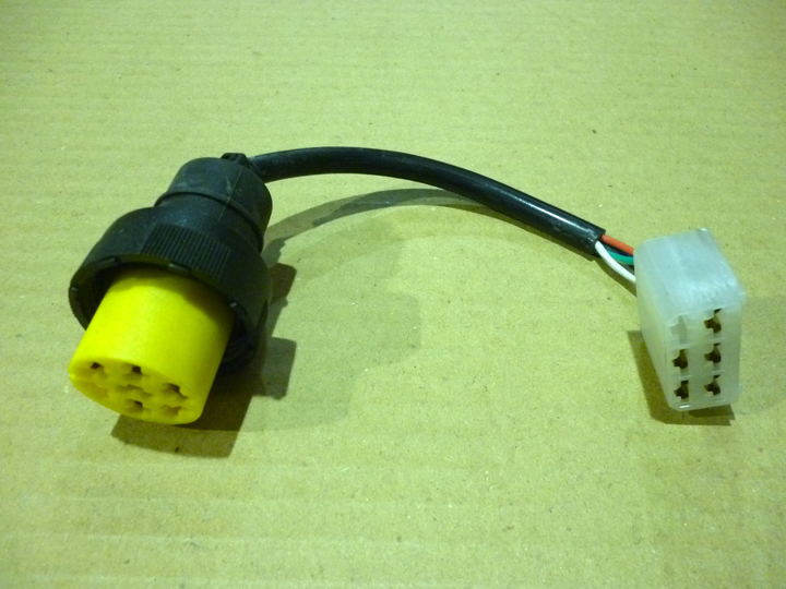 Conector amarillo izq - Imagen principal