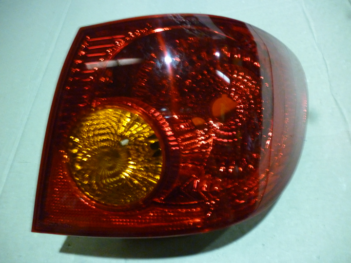 Faro trasero con señalero ambar der - Imagen principal