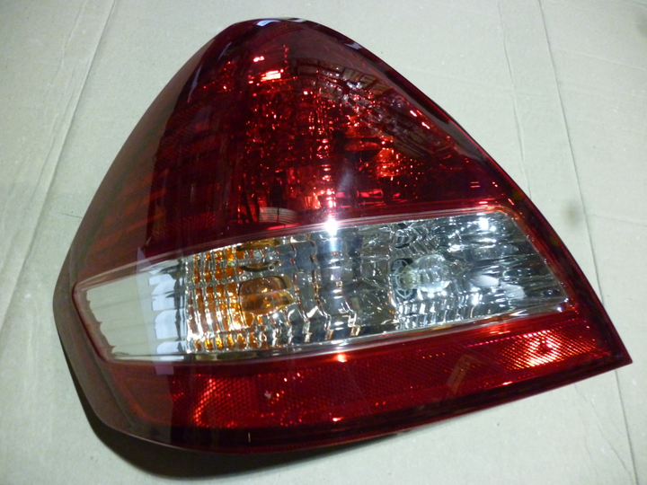 Faro trasero izq - Imagen principal