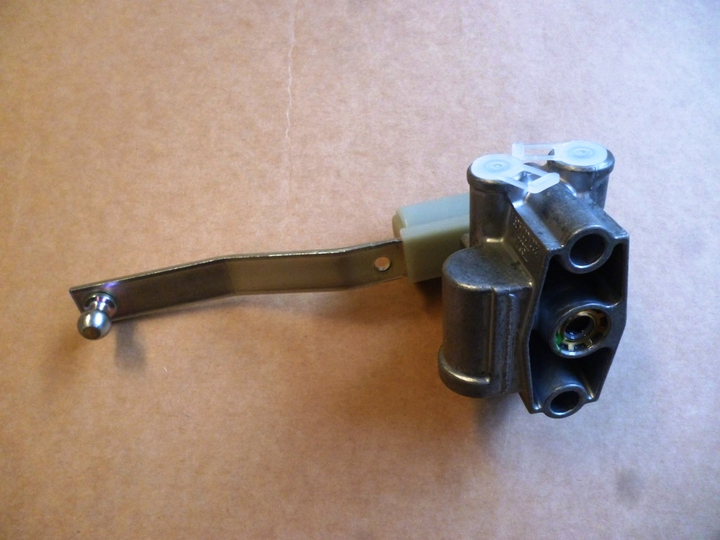 Valvula nivelacion trasera der - Imagen principal