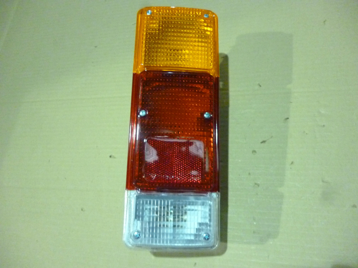 Faro trasero tricolor der - Imagen principal