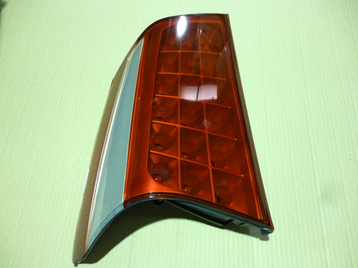 Faro trasero central der izq - Imagen principal