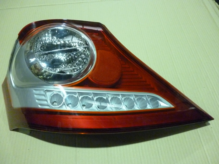 Faro trasero inferior izq - Imagen principal