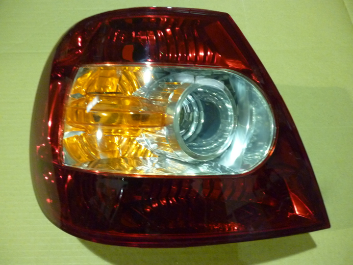 Faro tras tric siena fire izq - Imagen principal