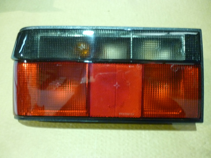 Faro tras.rojo fume izq - Vista 2