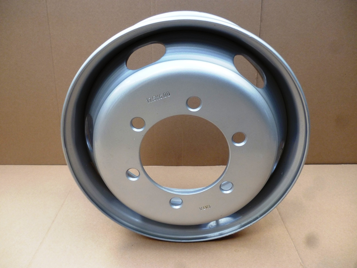 Disco rueda 6x17.5 cubierta s/camara c/valvula p/camion - Imagen principal