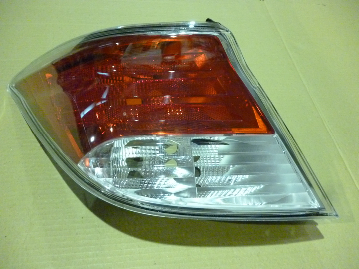 Faro trasero rojo cristal izq - Imagen principal