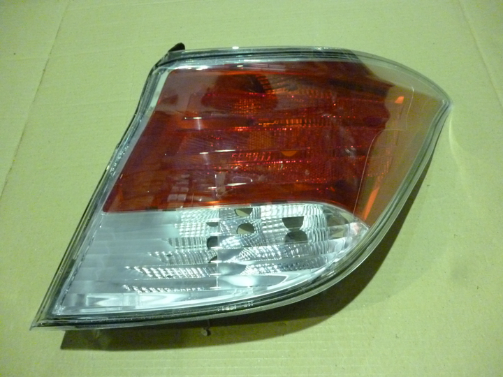 Faro trasero rojo cristal der - Imagen principal