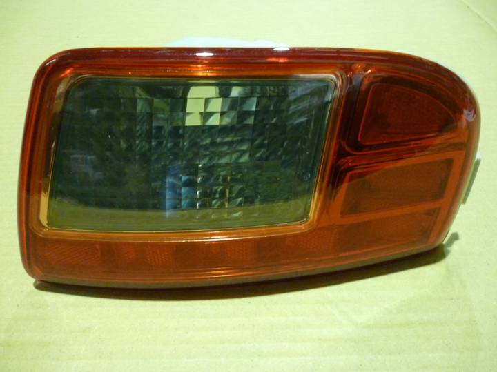 Faro trasero paragolpe der - Imagen principal