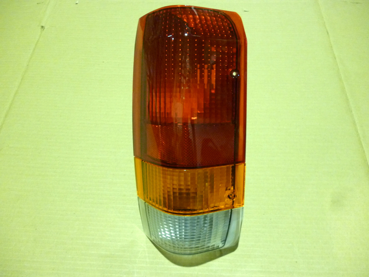 Faro trasero tricolor der - Imagen principal