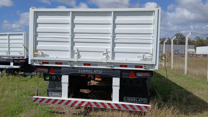 Semi con barandas 14500mm 8pinos 1+1e susp.mecanica abs - Vista 3