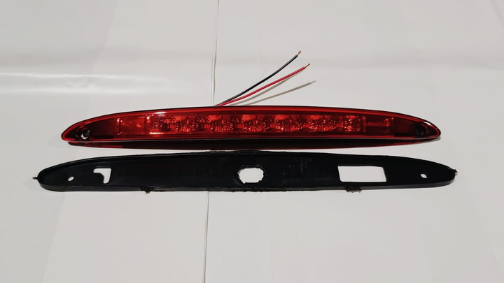 Tercera luz freno con cable.rojo.24v 6 leds i/d - Imagen principal