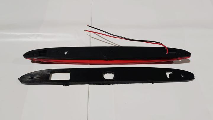 Tercera luz freno con cable.rojo.24v 6 leds i/d - Vista 2