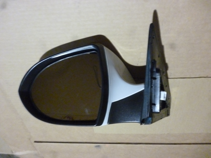 Espejo exterior con lampara al costado izq - Imagen principal