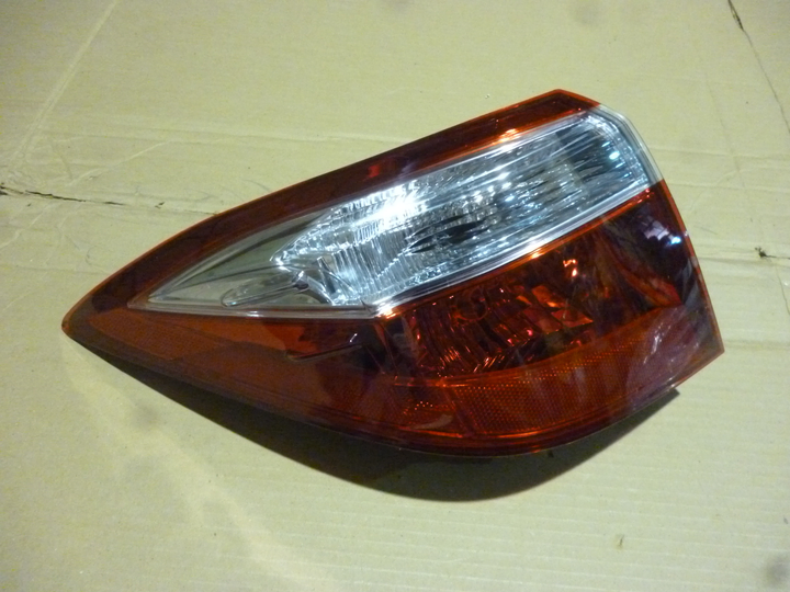 Faro trasero bicolor izq - Imagen principal