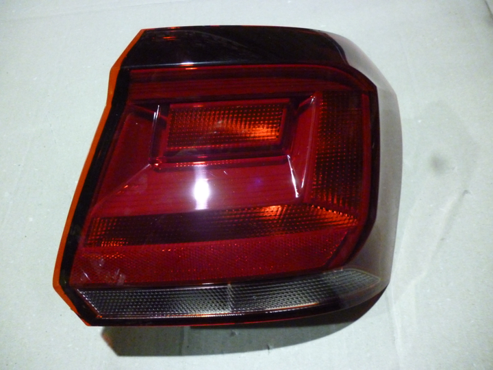 Faro trasero negro der - Imagen principal