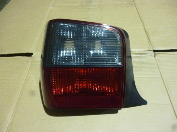 Faro trasero bicolor izq - Imagen principal