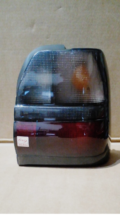 Faro trasero tricolor der - Imagen principal