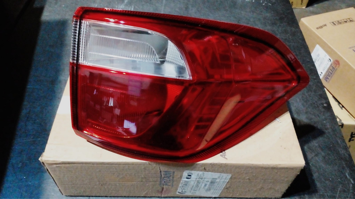 Faro trasero exterior bicolor der - Imagen principal