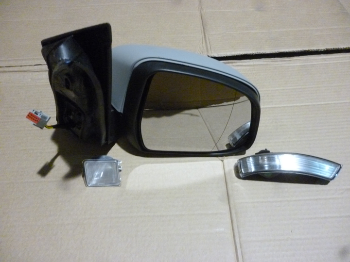 Espejo electrico p.p compelto c/luz giro/luz cortesia der - Imagen principal