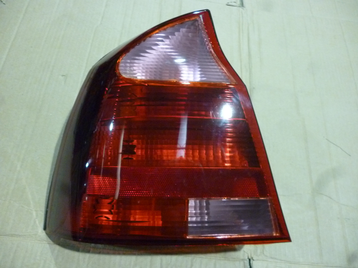 Faro trasero bicolor izq - Imagen principal