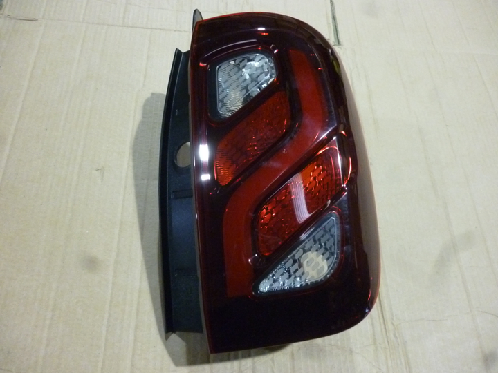 Faro trasero bicolor der - Imagen principal