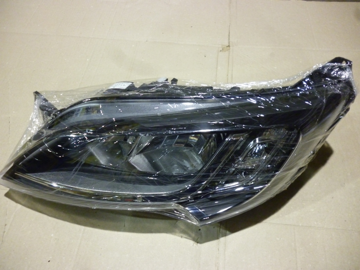 Semioptica negra izq - Imagen principal