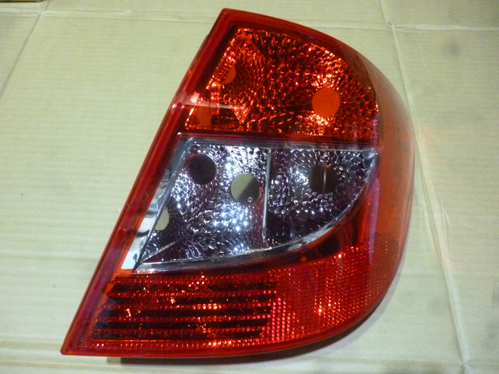 Faro trasero der - Imagen principal