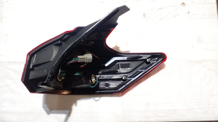 Faro trasero izq - Vista 2