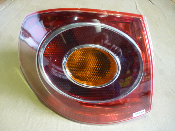 Faro trasero bicolor exterior izq - Imagen principal