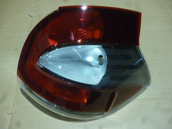 Faro trasero bicolor der - Imagen principal