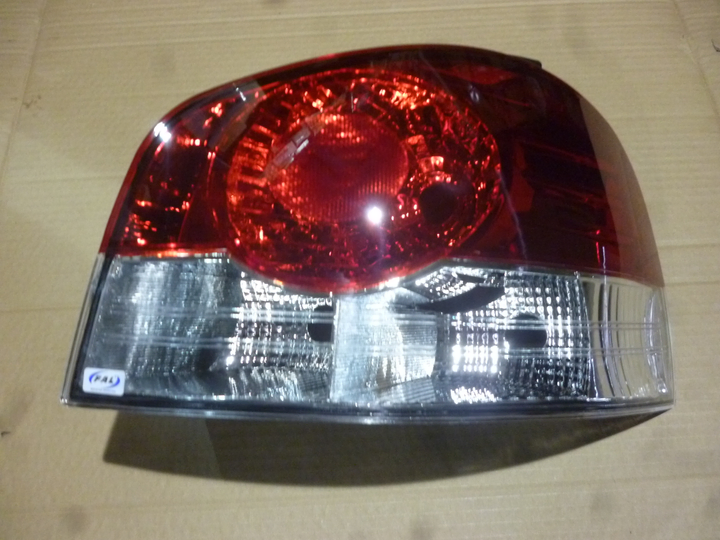 Faro trasero bicolor der - Imagen principal