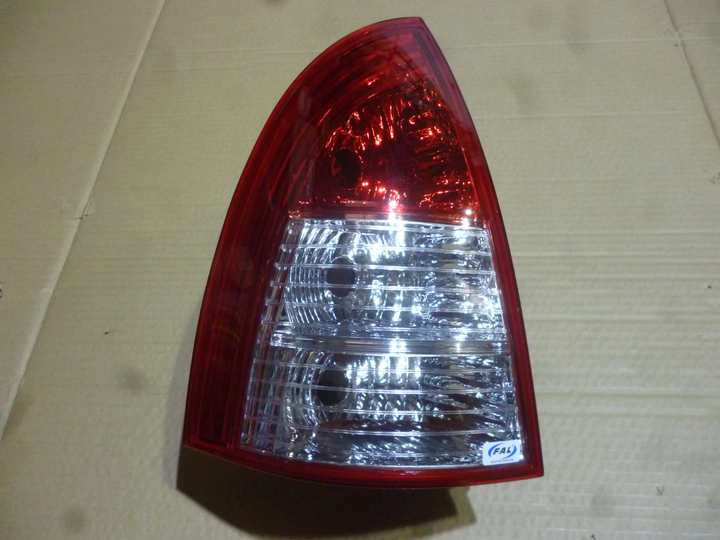 Faro trasero bicolor exterior izq - Imagen principal