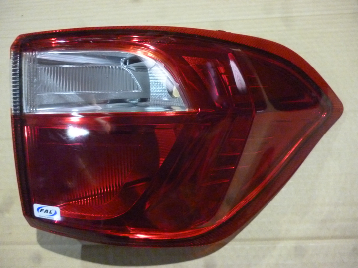 Faro trasero bicolor exterior der - Imagen principal