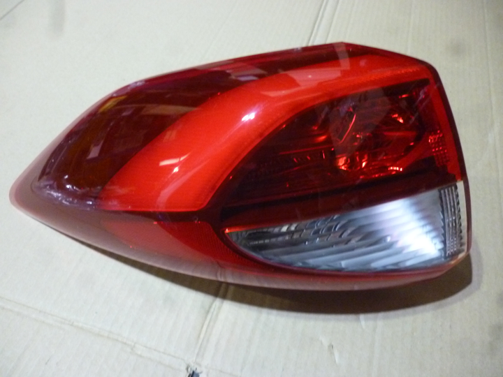 Faro trasero bicolor izq - Imagen principal