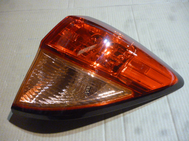 Faro trasero bicolor exterior der - Imagen principal