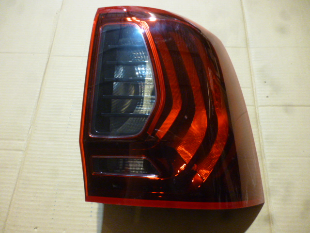 Faro trasero bicolor der - Imagen principal